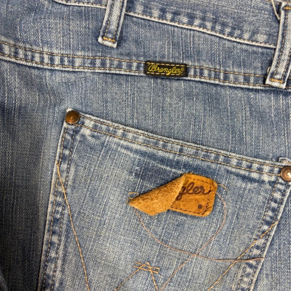 Wrangler Jeans Men's 35x32 Boot Cut ‎ Light Wash Blue Western Cowboy Rodeo